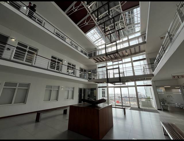 115M² OFFICE TO LET IN MOUILLE POINT
